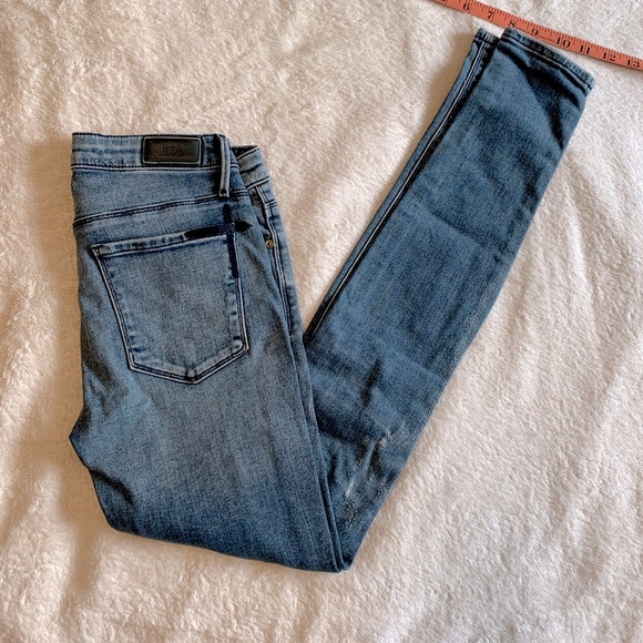 RtA (road to awe) icon high rise distressed size 25 jeans - Picture 2 of 8